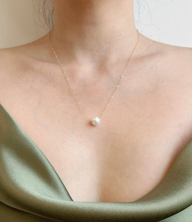 Minimum Organic Shape Single Akoya Pearl 14K Gold Necklace